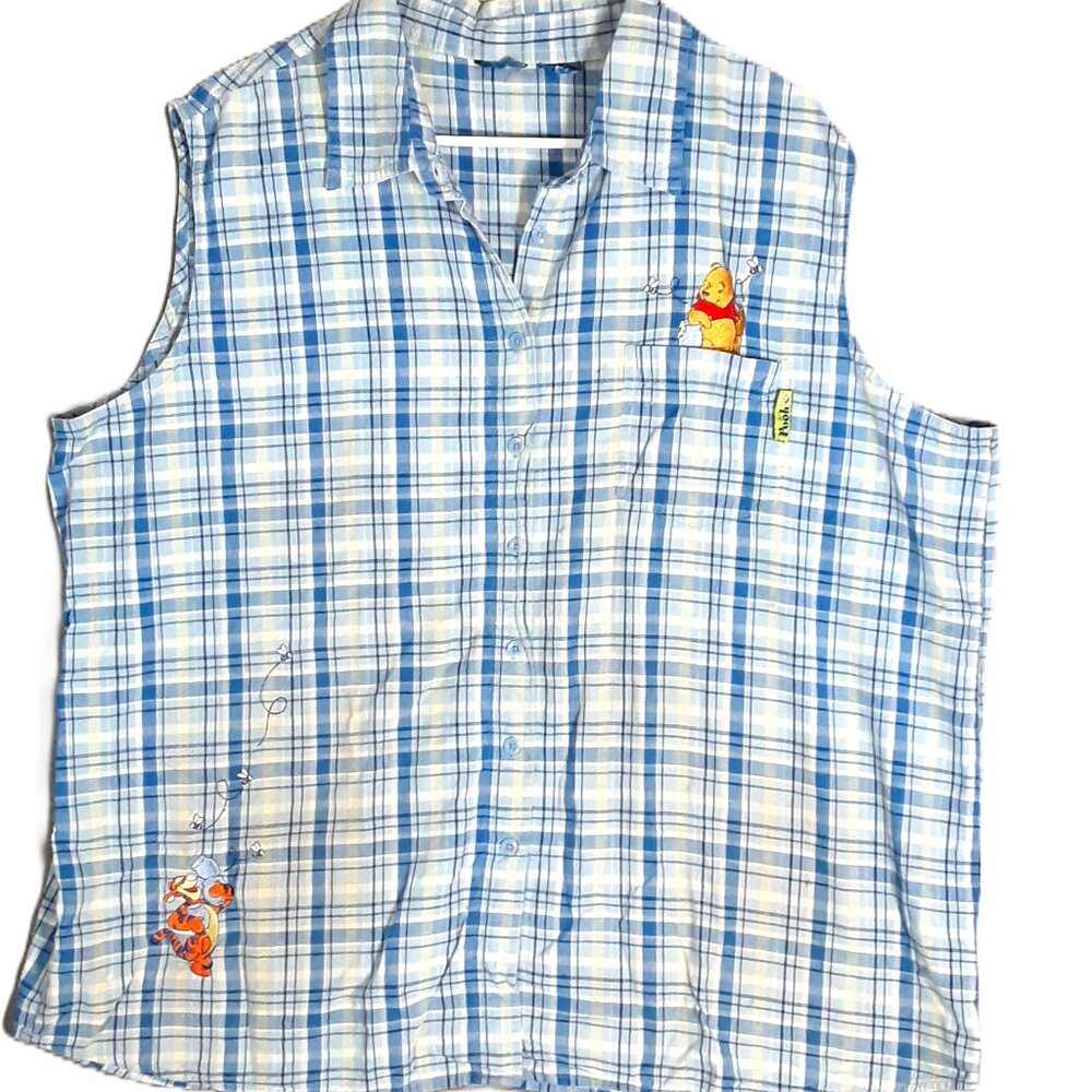 Winnie the Pooh and Tiger Woman's Top Size 2XL, Sm Spots/see photos, Sleeveless.